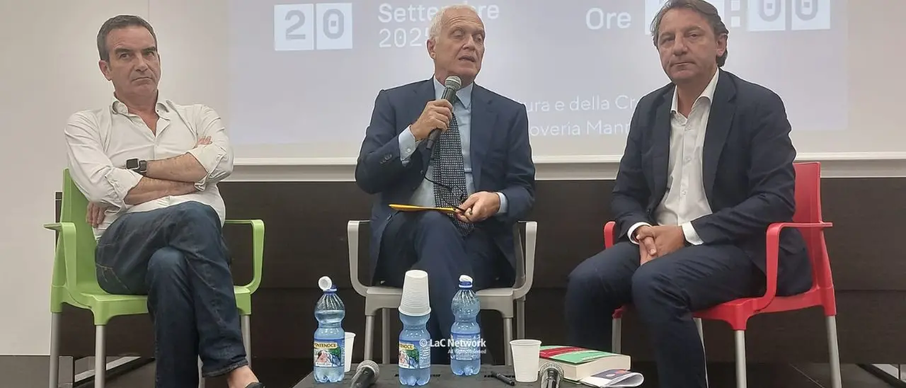 Regionali, al festival Sciabaca il primo duello tra Occhiuto e Tridico: la cultura irrompe nella campagna elettorale\n