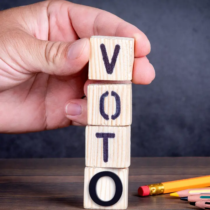 Mercanti di voti senza visione, così la politica italiana si svuota e condanna il futuro\n