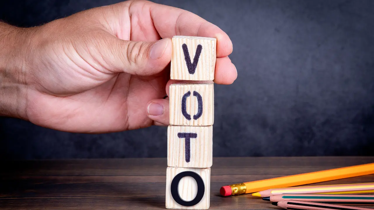 Mercanti di voti senza visione, così la politica italiana si svuota e condanna il futuro\n