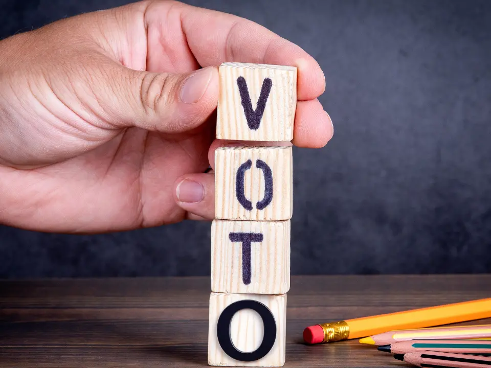 Mercanti di voti senza visione, così la politica italiana si svuota e condanna il futuro