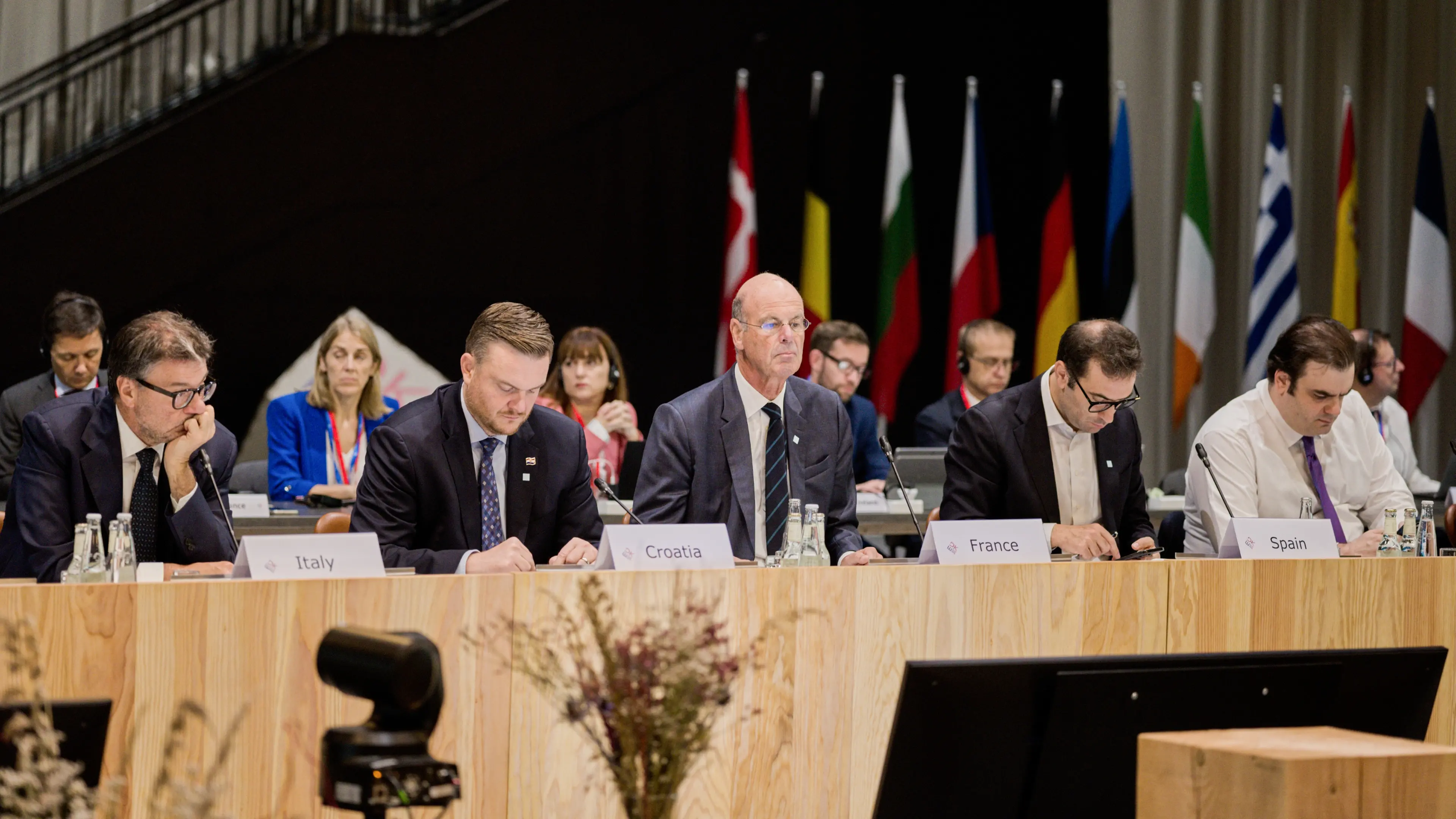 <p>La riunione dell&#39;Ecofin informale in Danimarca. Nell&#39;immagine,&nbsp;a sinistra il ministro dell&#39;Economia, Giancarlo Giorgetti (foto: Ufficio stampa Consiglio dell&#39;Unione europea)</p>\\n