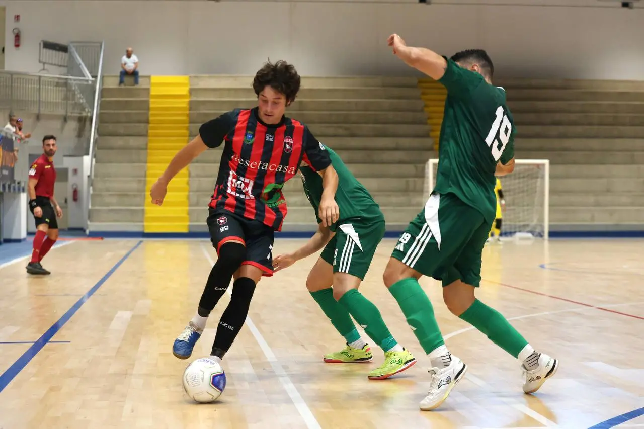 Futsal, la Pirossigeno Cosenza conquista il derby contro un ottimo Acri e va avanti in Coppa Divisione