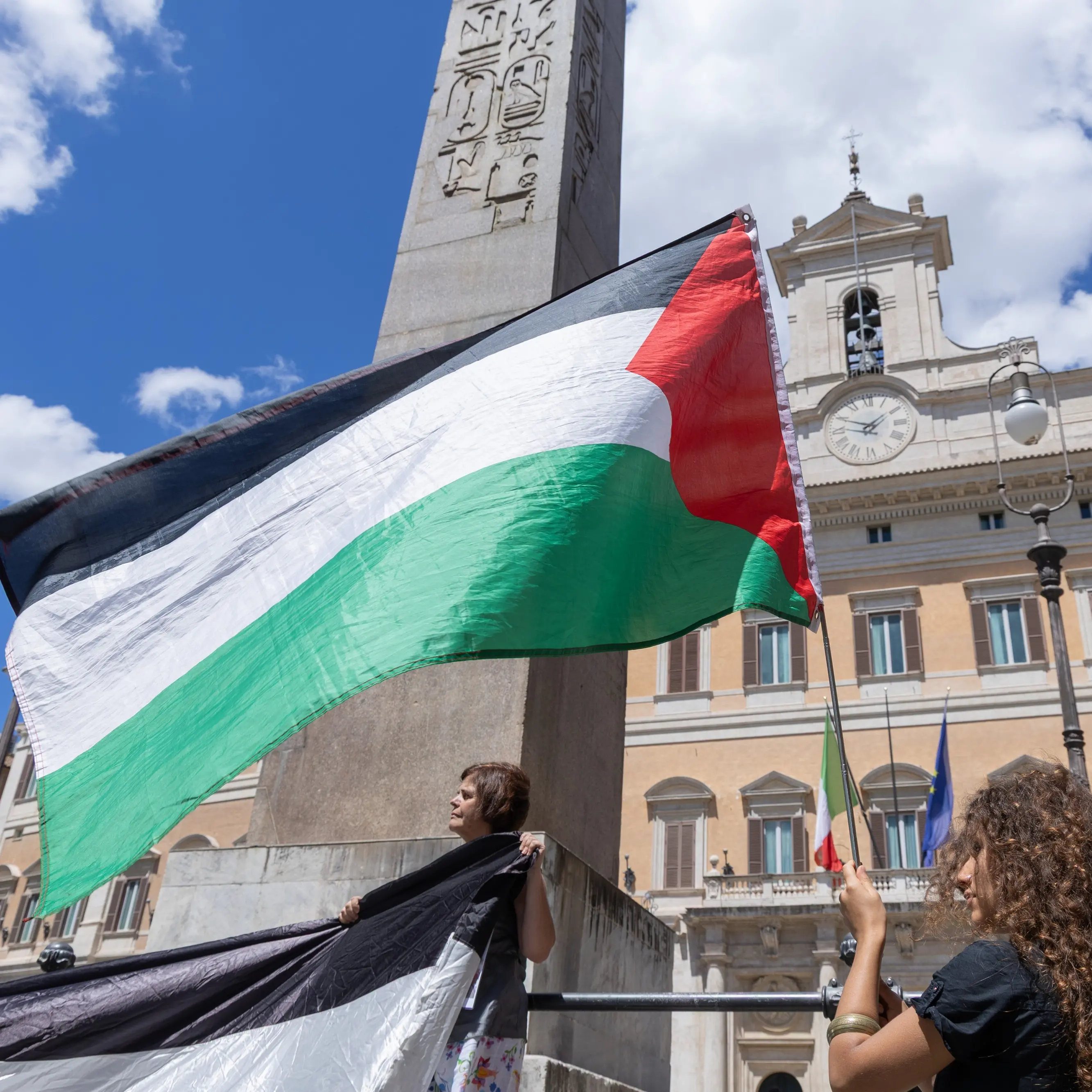 Sciopero per Gaza lunedì 22 settembre: stop a treni, bus e scuola. Per i trasporti altre giornate nere fino a novembre