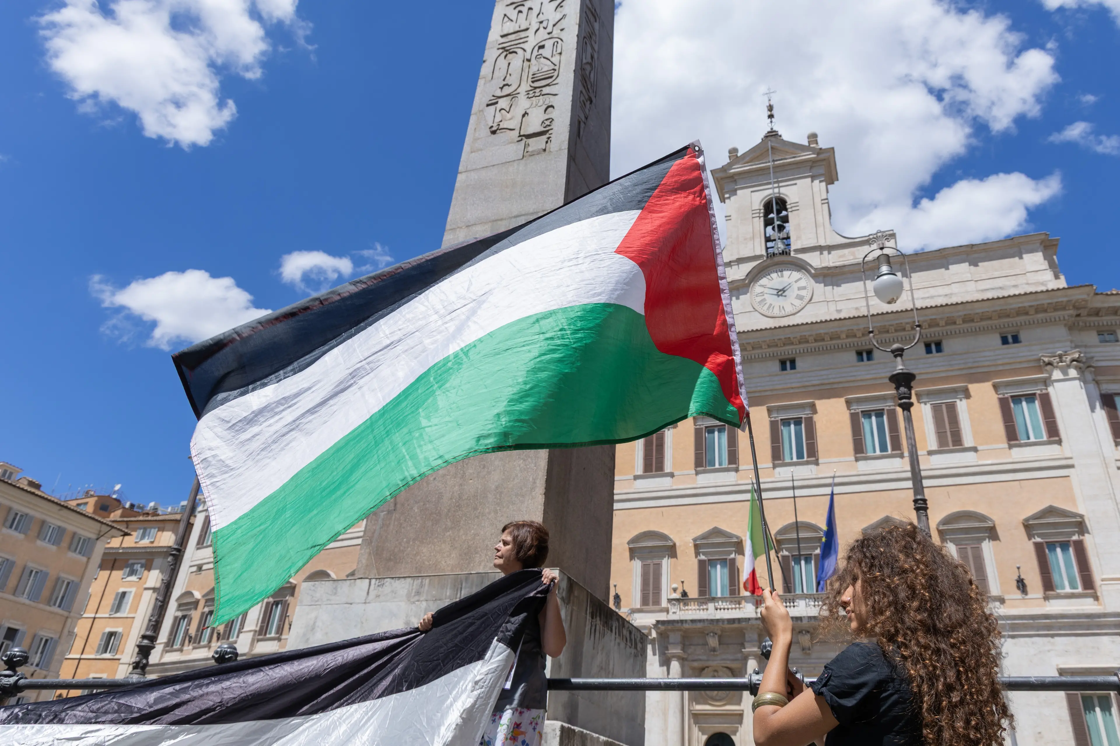 Sciopero per Gaza lunedì 22 settembre: stop a treni, bus e scuola. Per i trasporti altre giornate nere fino a novembre