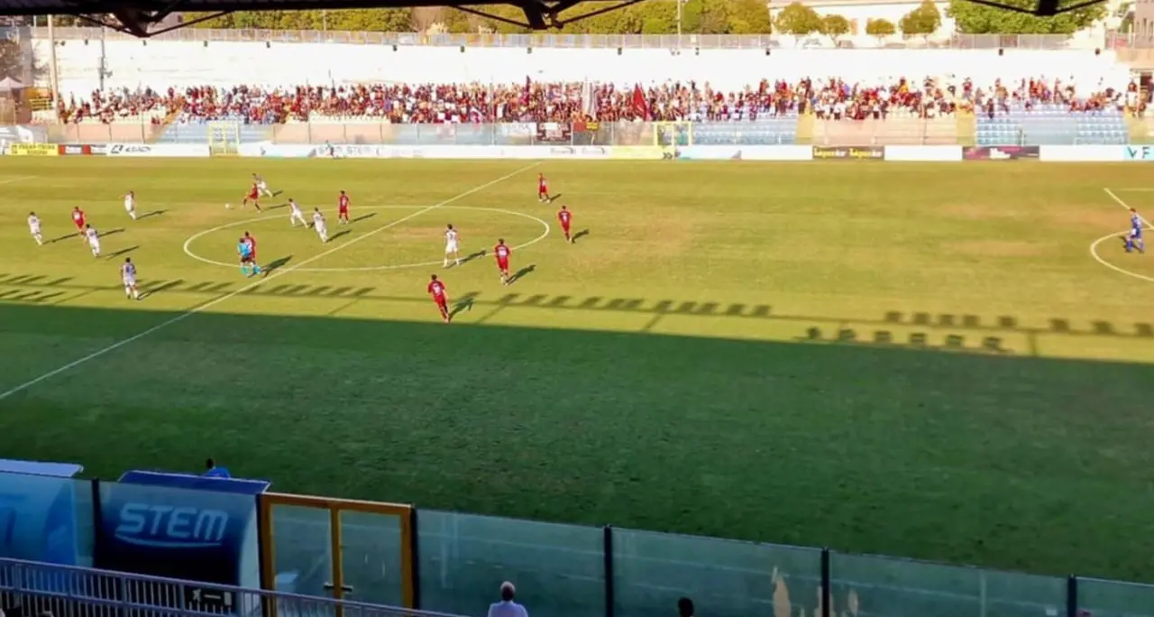 Serie D, Vibonese e Reggina non si fanno male: allo stadio Luigi Razza finisce a reti inviolate e un punto a testa in classifica\n
