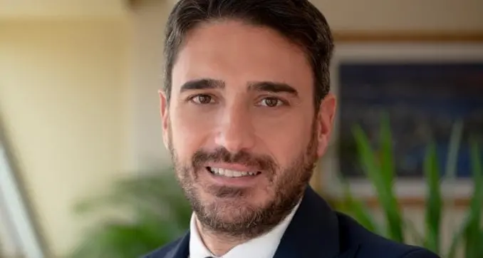 Regionali, la lezione di stile di Nicola Irto: sobrietà e ascolto contro urla e politica spettacolo\n