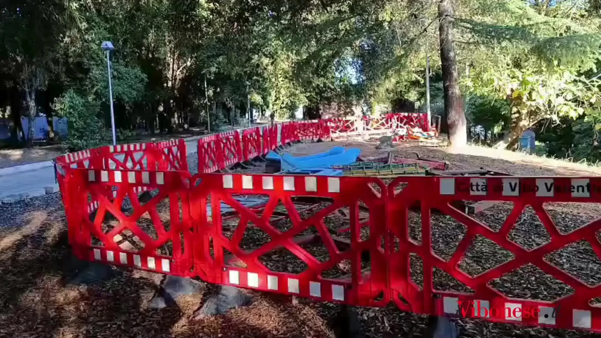 Vibo, smantellata in tutta fretta l'area giochi nel Parco delle Rimembranze