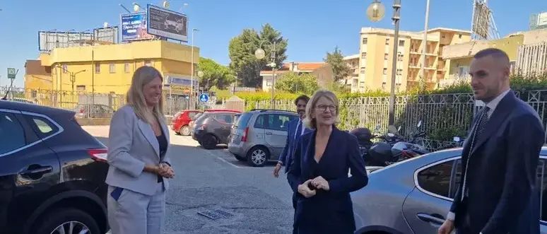 La sottosegretaria all’Economia Savino a Catanzaro: «In arrivo 1,3 milioni per 33 Comuni calabresi in difficoltà»