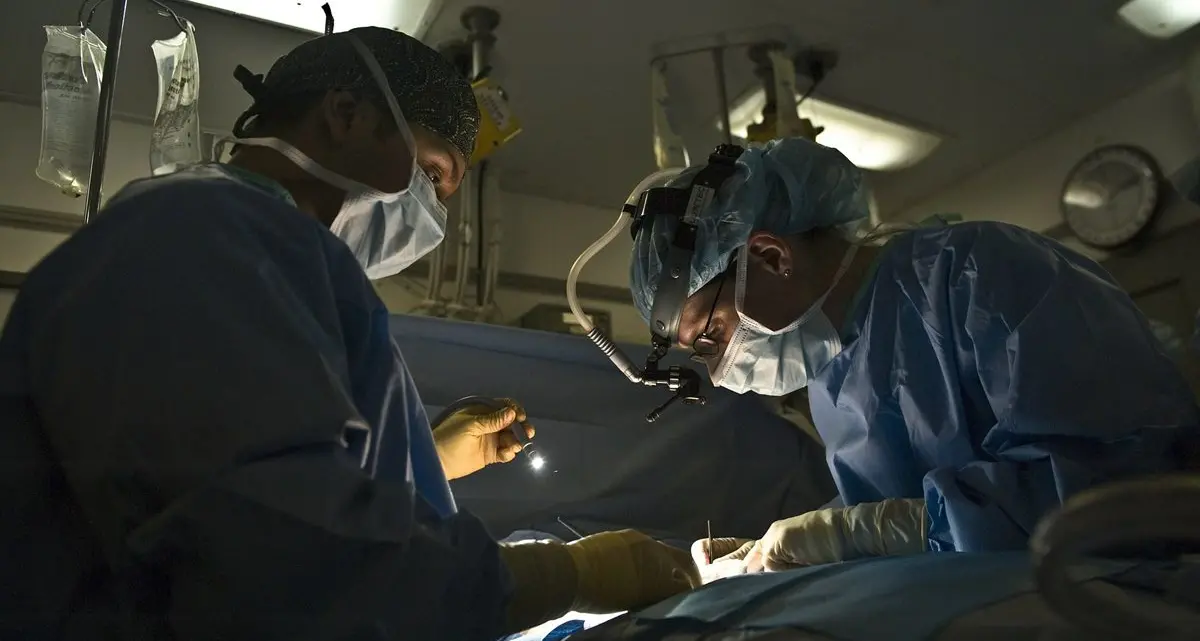 Sanità, in Calabria ancora paghe record per i medici a gettone: «Fino a mille euro per una giornata. E poi\u00A0mancano le ambulanze...»\n