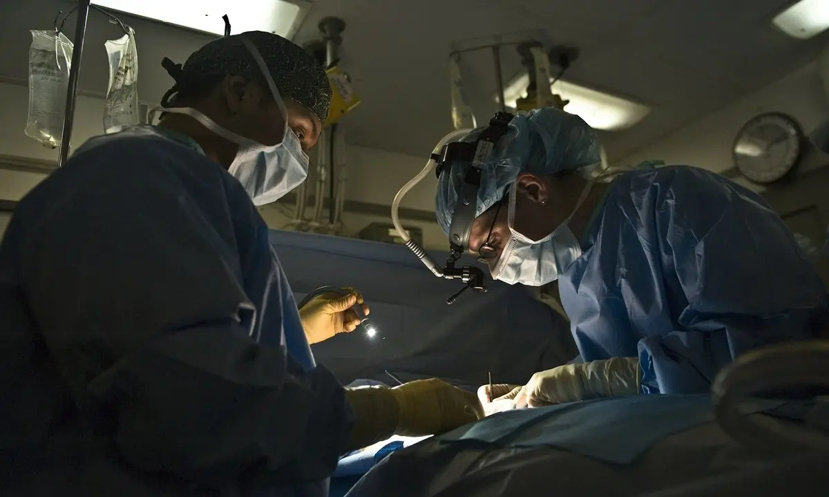 Sanità, in Calabria ancora paghe record per i medici a gettone: «Fino a mille euro per una giornata. E poi\u00A0mancano le ambulanze...»\n