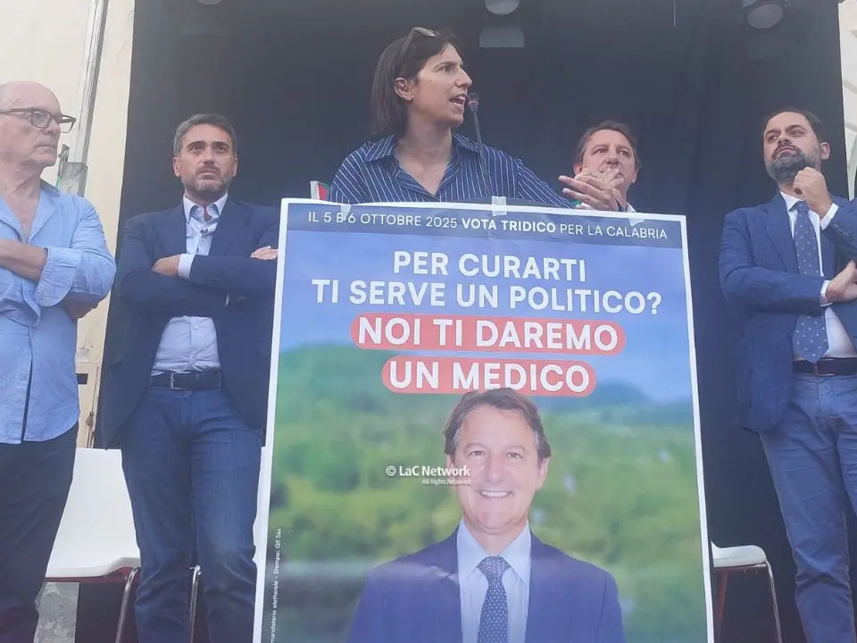A Lamezia Schlein chiude il tour al fianco di Tridico: «La sanità è peggiorata e i giovani fuggono, ora serve cambiare»