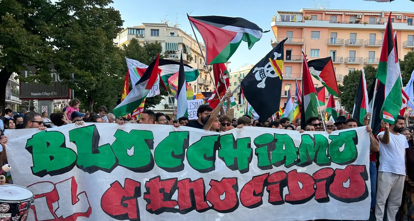 22 settembre 2025: l’Italia si ferma, la piazza vince sul silenzio della politica\n