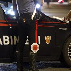 Catanzaro, uomo arrestato per maltrattamenti nei confronti della compagna: aggressioni anche davanti ai figli