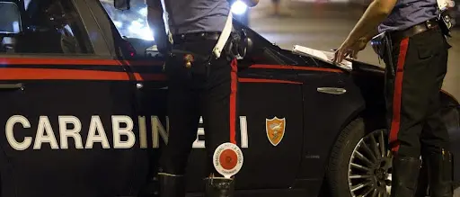 Catanzaro, uomo arrestato per maltrattamenti nei confronti della compagna: aggressioni anche davanti ai figli