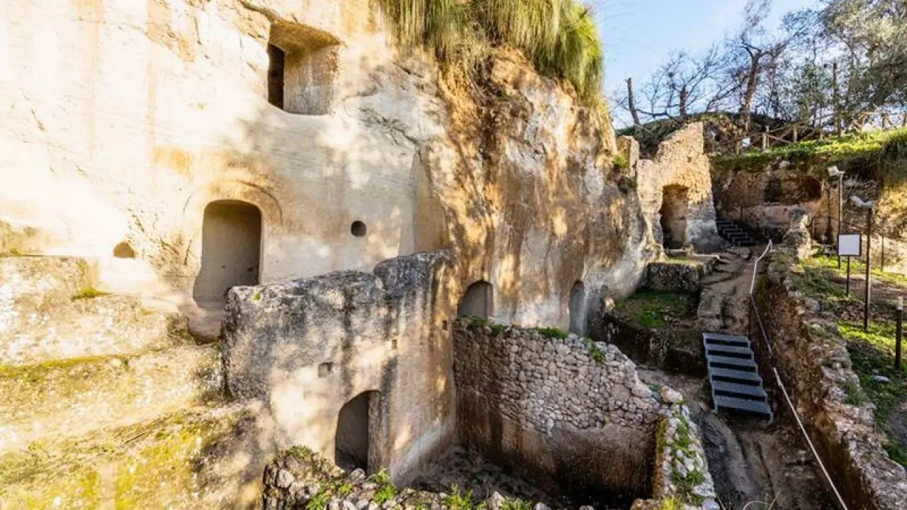 Armonie del paesaggio: a Zungri storia e natura si fondono nell’evento in programma alle grotte\n