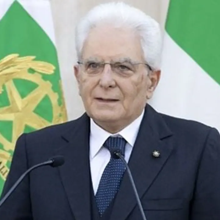 «Uccidere i giornalisti è uccidere le nostre libertà»: Mattarella a Napoli ricorda Giancarlo Siani e parla ai giovani\n