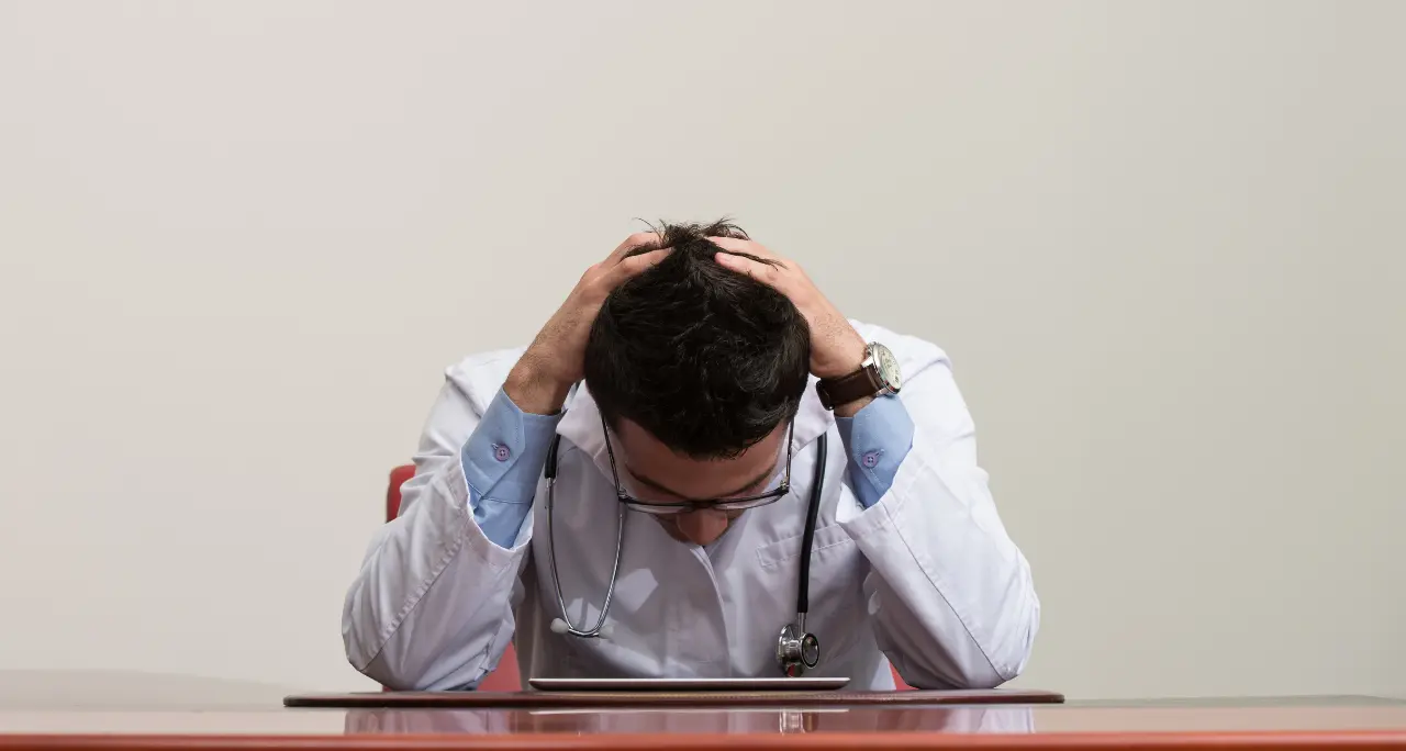 Vibo Valentia, la sanità che non c’è e il silenzio delle istituzioni nella lunga\u00A0attesa elettorale\n