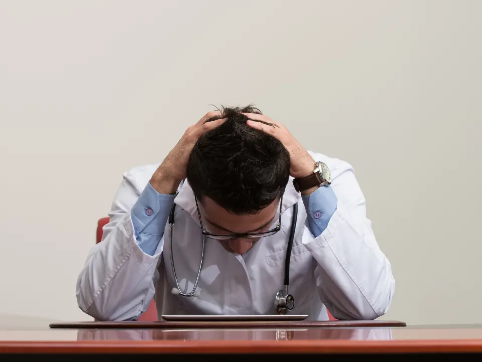 Vibo Valentia, la sanità che non c’è e il silenzio delle istituzioni nella lunga attesa elettorale