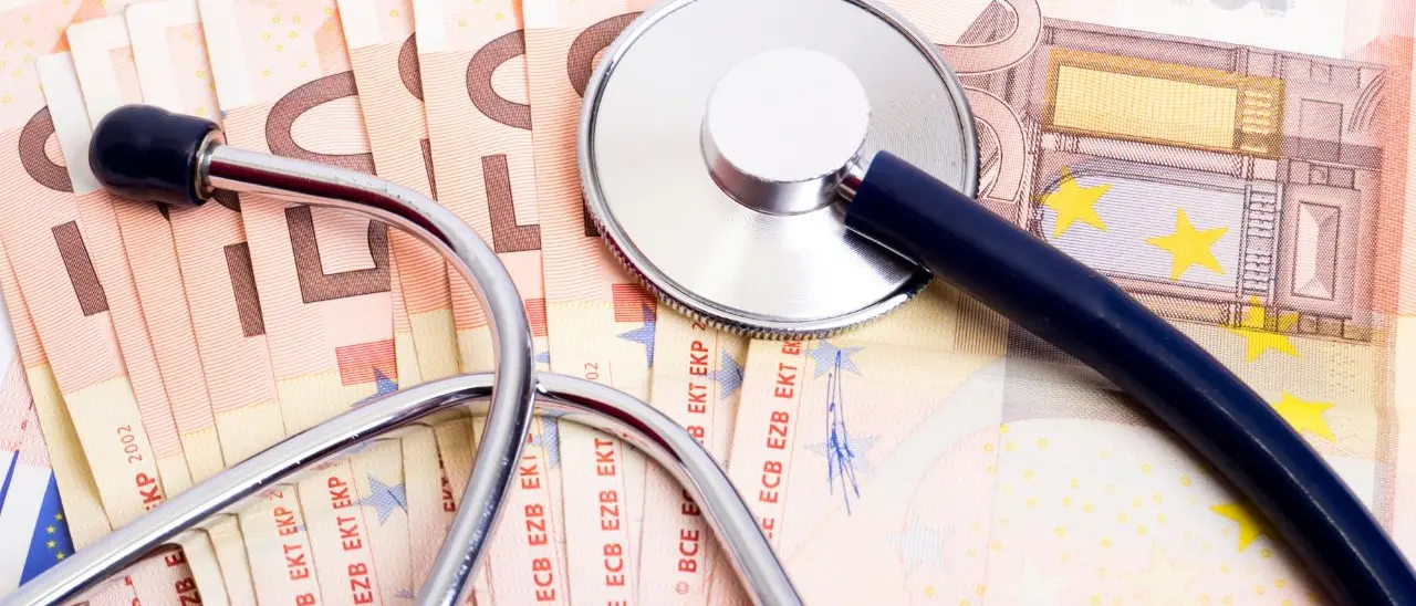 Tridico e M5S contro Occhiuto: «Sanità al collasso mentre i soldi pubblici ingrassano i\u00A0cerchi magici»\n