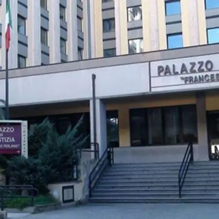 Ferito a\u00A0coltellate al torace e lasciato per strada a Catanzaro Lido, 3\u00A0condanne nel processo per tentato omicidio - NOMI\n