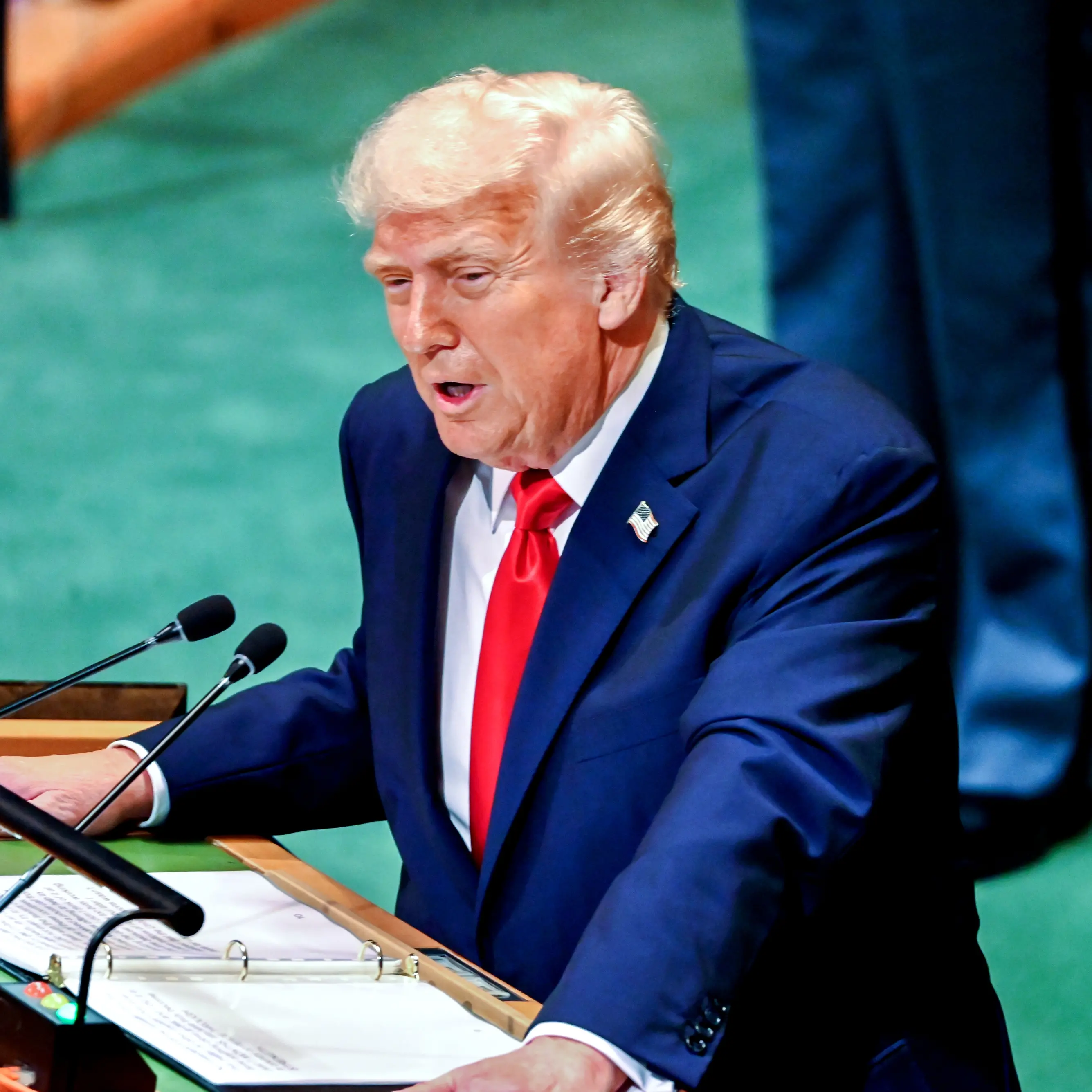 Trump show all’Onu, il presidente Usa ne ha per tutti: «Io ho fermato 7 guerre, da Nazioni Unite solo parole. Ue? Imbarazzante»