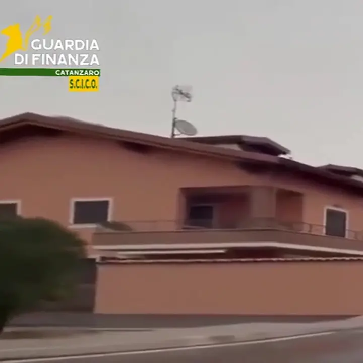 Maxi sequestro in Calabria: beni per quasi un milione di euro ai Casamonica\u00A0| VIDEO