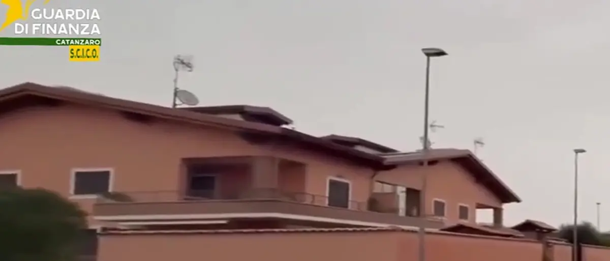 Maxi sequestro in Calabria: beni per quasi un milione di euro ai Casamonica\u00A0| VIDEO