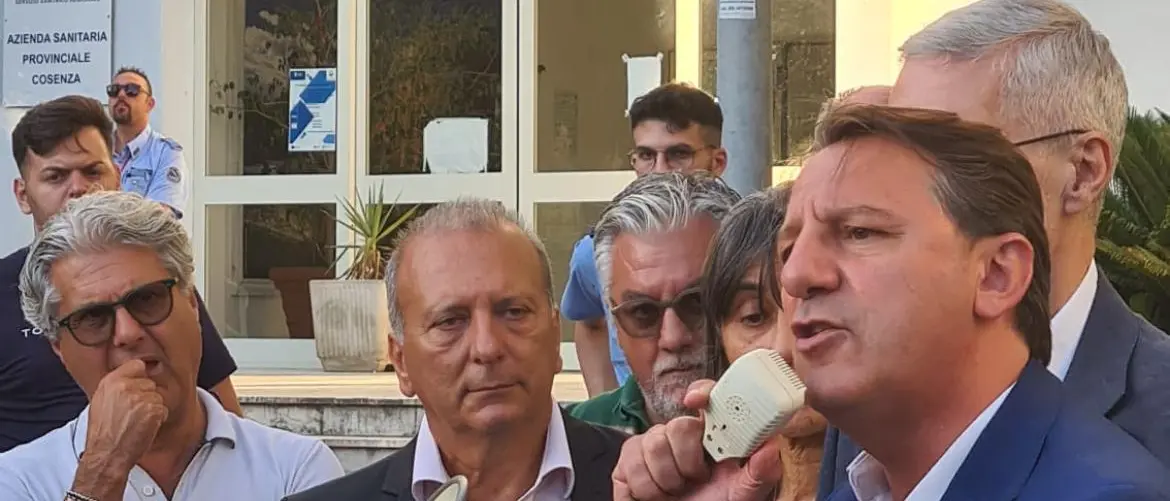 Tridico a Castrovillari: «Cambiare la Calabria partendo dalla sanità pubblica»\n