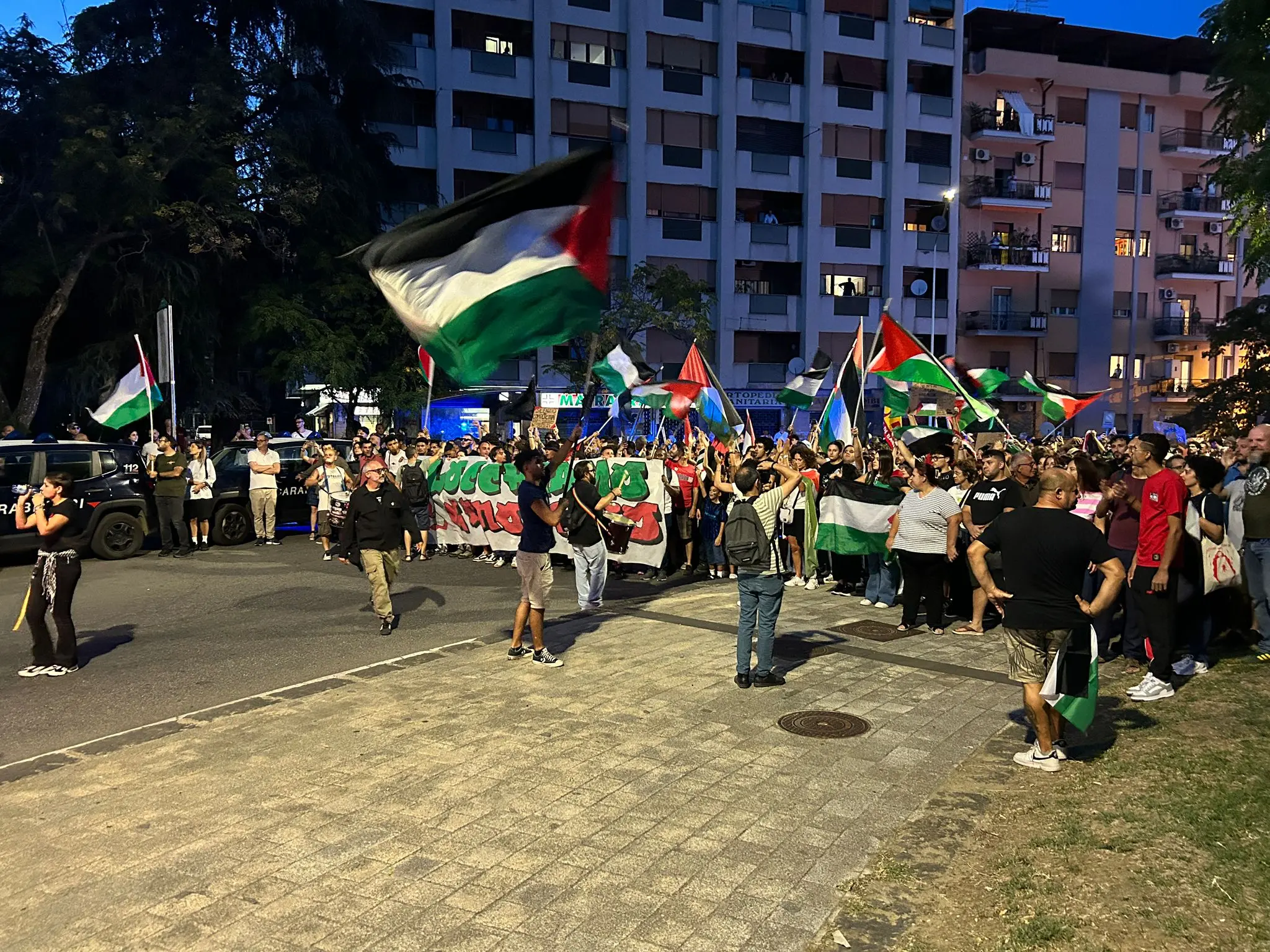 Attacchi alla Global Sumud Flotilla: a Cosenza mobilitazione urgente per sostenere la missione umanitaria