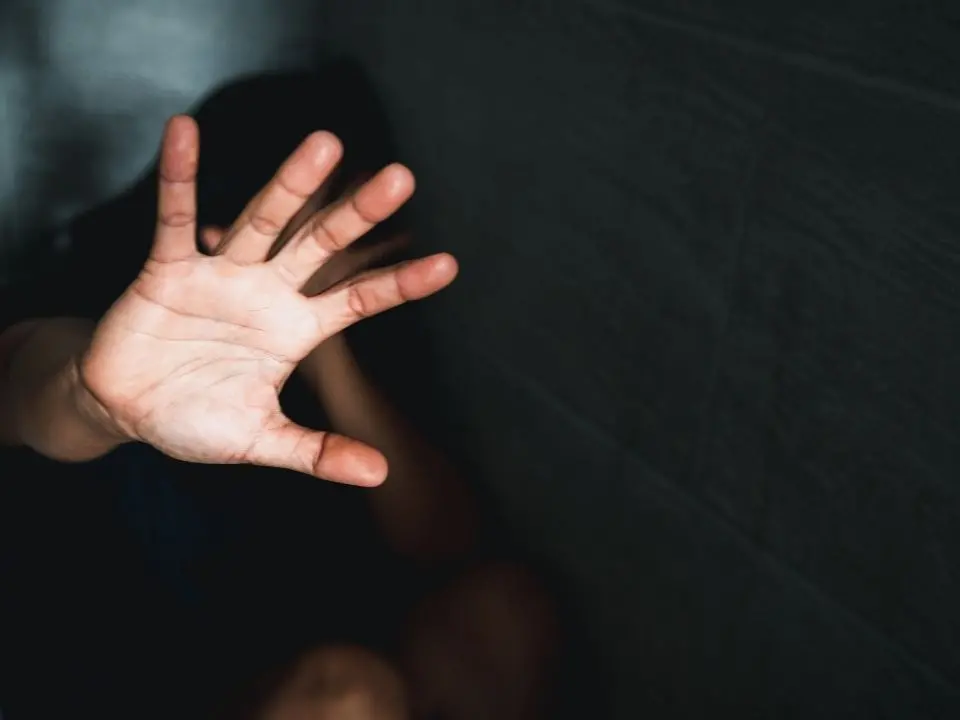 Viola la sorveglianza speciale e minaccia di morte una donna, arrestato 36enne vibonese a Paola