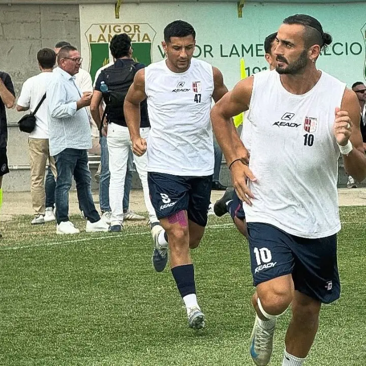 Serie D, pesante sconfitta per la Vibonese schiantata 3-0 nel derby contro il Sambiase: rossoblù senza vittorie da tre partite