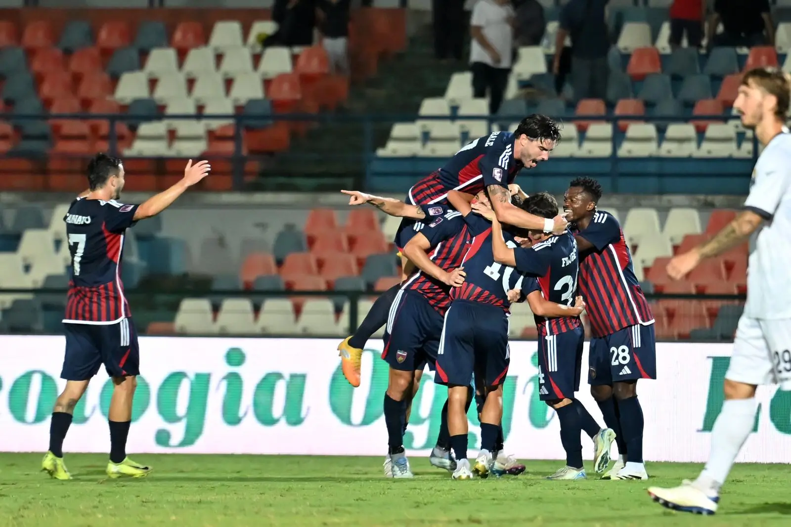 Cosenza troppo forte per il Giugliano: con la vittoria i Lupi consolidano la posizione playoff\n
