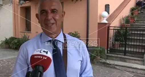 “Impresentabili”, Fazzolari all’Antimafia: «Informazioni non aggiornate, per me il pm ha chiesto il non luogo a procedere»\n
