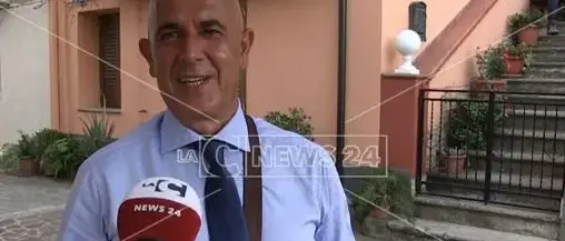 “Impresentabili”, Fazzolari all’Antimafia: «Informazioni non aggiornate, per me il pm ha chiesto il non luogo a procedere»\n