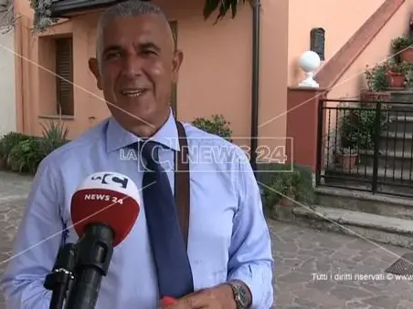 “Impresentabili”, Fazzolari all’Antimafia: «Informazioni non aggiornate, per me il pm ha chiesto il non luogo a procedere»