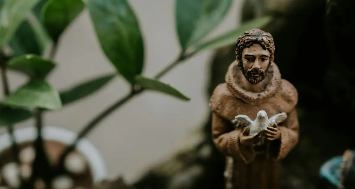 Il 4 ottobre festa nazionale: quando la politica scopre San Francesco, il poverello che mise in crisi la Chiesa