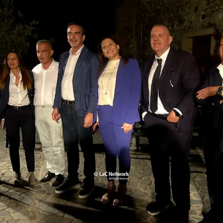 Occhiuto nell'alto Tirreno per sostenere i sei candidati: «In arrivo 500 nuovi medici cubani e il reddito di merito»\n