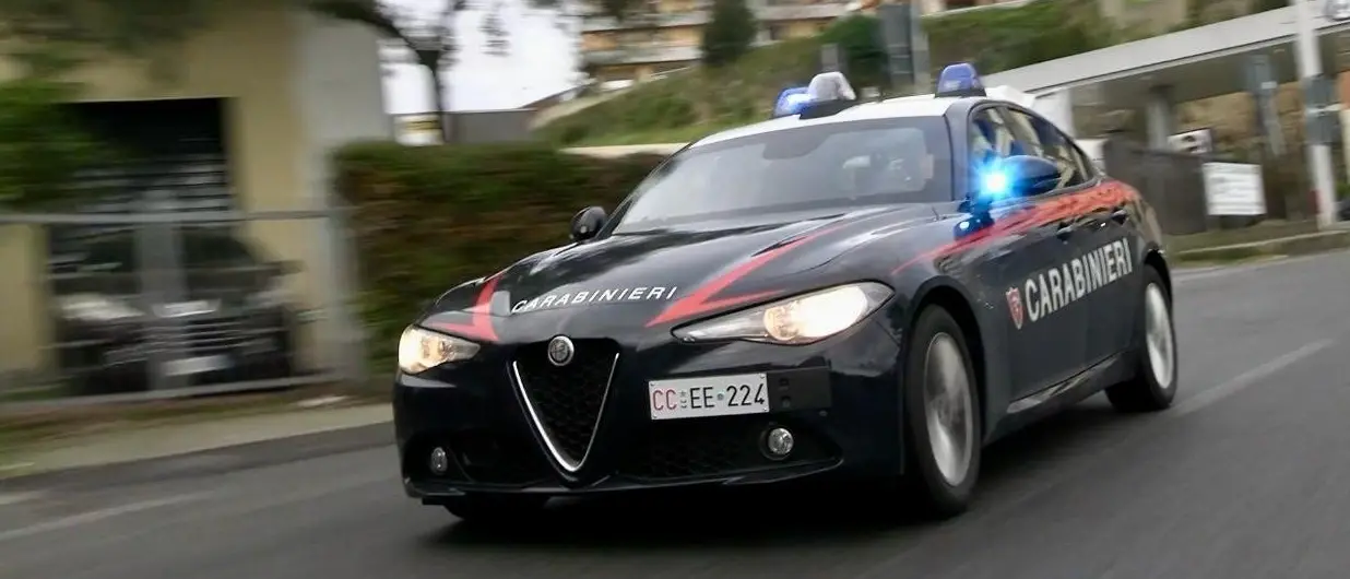 Catanzaro, brucia rifiuti vicino alla sua azienda: denunciato\n