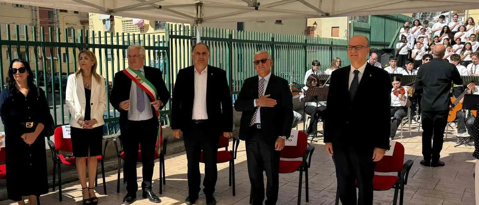 Valditara a Lamezia: «In Calabria 820 milioni di euro\u00A0per l’edilizia scolastica, abbiamo investito come mai prima»\n