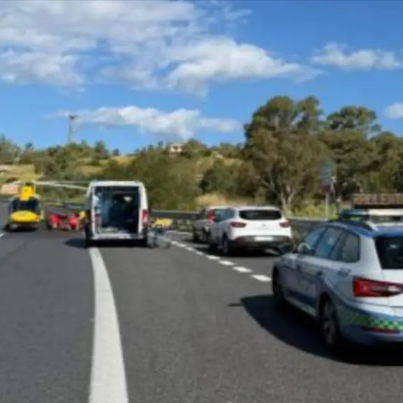 Falerna, ha un malore in autostrada mentre va al lavoro:\u00A0interviene l’elisoccorso\n