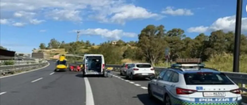 Falerna, ha un malore in autostrada mentre va al lavoro:\u00A0interviene l’elisoccorso\n