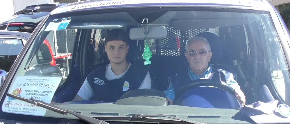 La scuola è iniziata ma nel Catanzarese gli studenti disabili restano a casa: «Senza\u00A0servizio trasporto\u00A0è un dramma per famiglie e ragazzi»