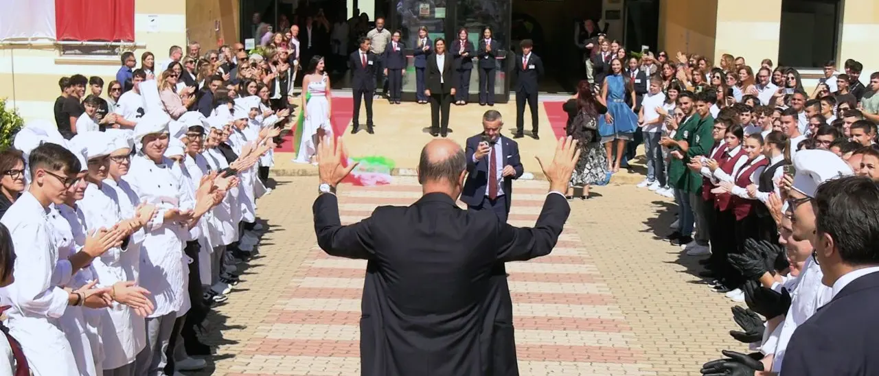 Valditara a Vibo: «Le scuole tecnico-professionali sono di serie A, le famiglie devono capirlo»\n