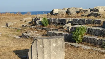 <p><strong>Parco archeologico dell&rsquo;antica Kaulon</strong></p>\\n