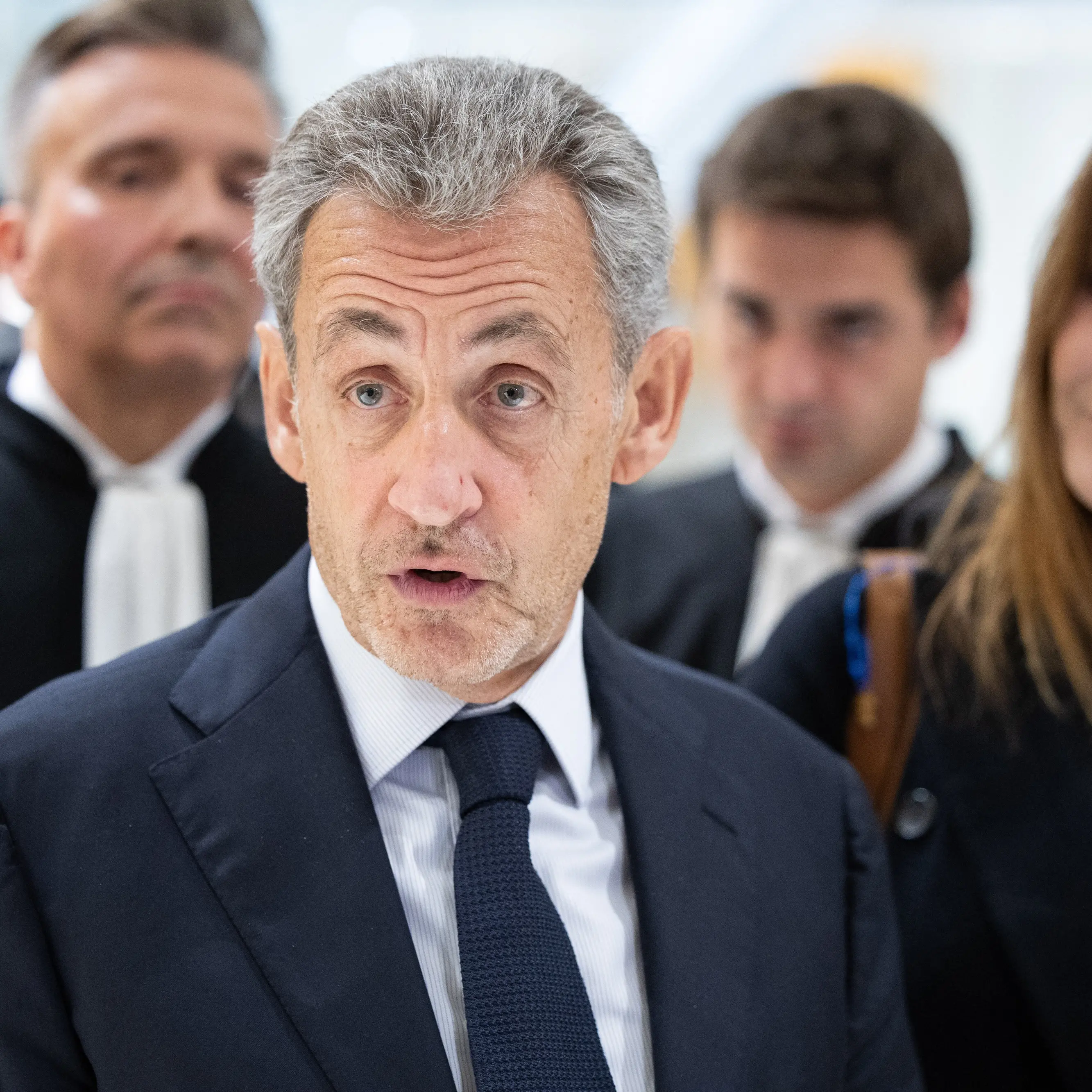 Nicolas Sarkozy condannato a 5 anni: «Dormirò in carcere ma a testa alta, sono innocente». Carla Bruni furiosa