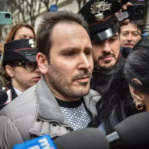 Garlasco, indagato l’ex procuratore Mario Venditti: «Corrotto per scagionare Sempio». Perquisite case e conti. E spunta un appunto\n