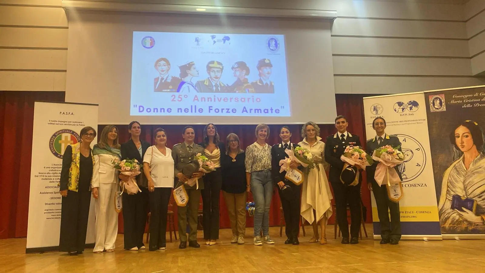 Cosenza celebra 25 anni di donne in divisa
