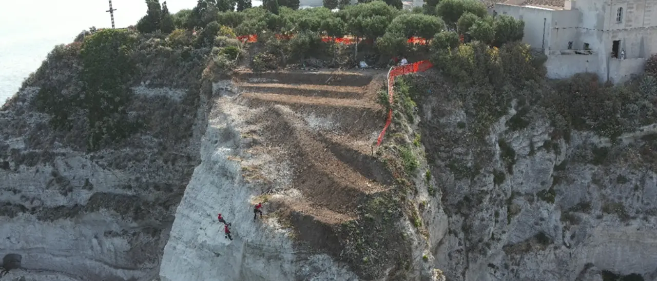 Ruspa sull’Isola di Tropea, ecco il progetto. Il geologo Battaglia contro Ietto (Unical): «Nessuno scempio»\n