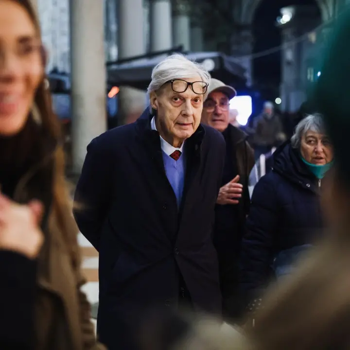 Vittorio Sgarbi, l’unico critico d’arte che ha trasformato sé stesso nell’opera più discussa d’Italia\n