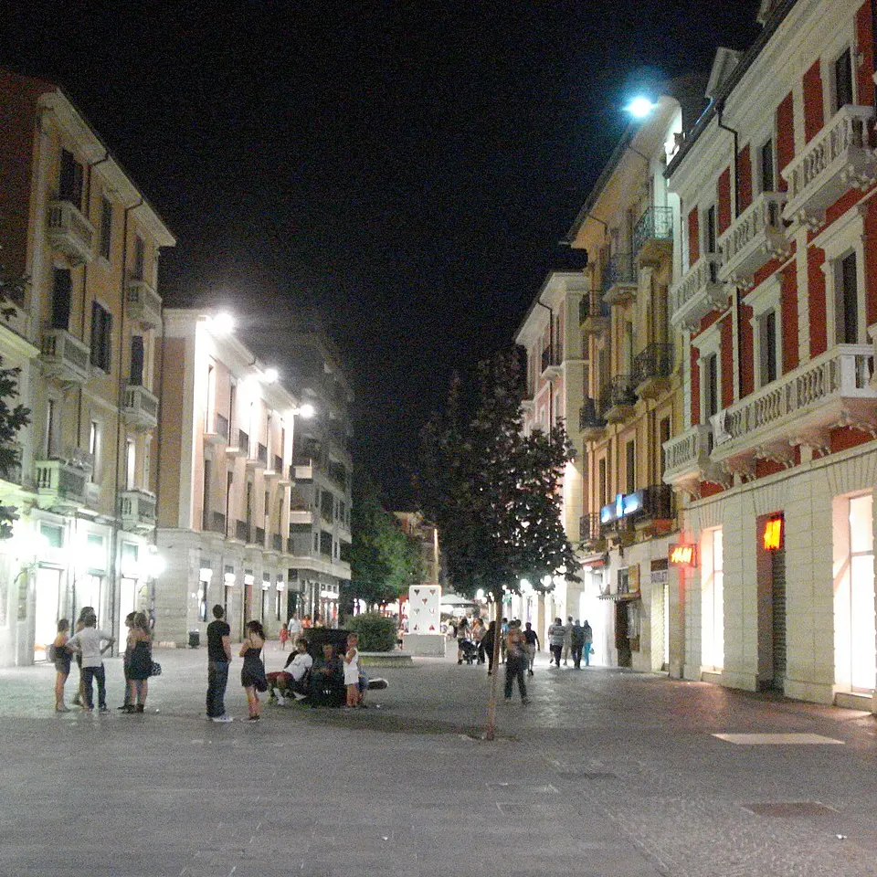 Cosenza,\u00A01.3 milioni per l’efficientamento energetico dell’illuminazione di Corso Mazzini